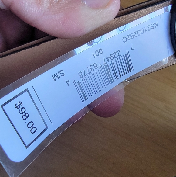 KATE SPADE Elegant Black Bow Fanny pack With Adjustable Belt Closure. - Picture 3 of 9